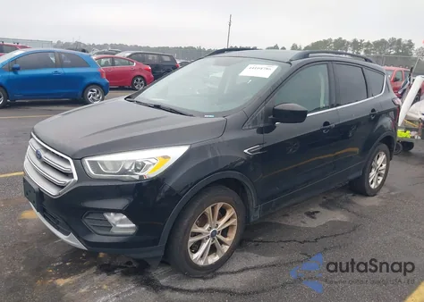 2017 Ford Escape Se z USA, uszkodzony, nr VIN 1FMCU9GD9HUB83137
